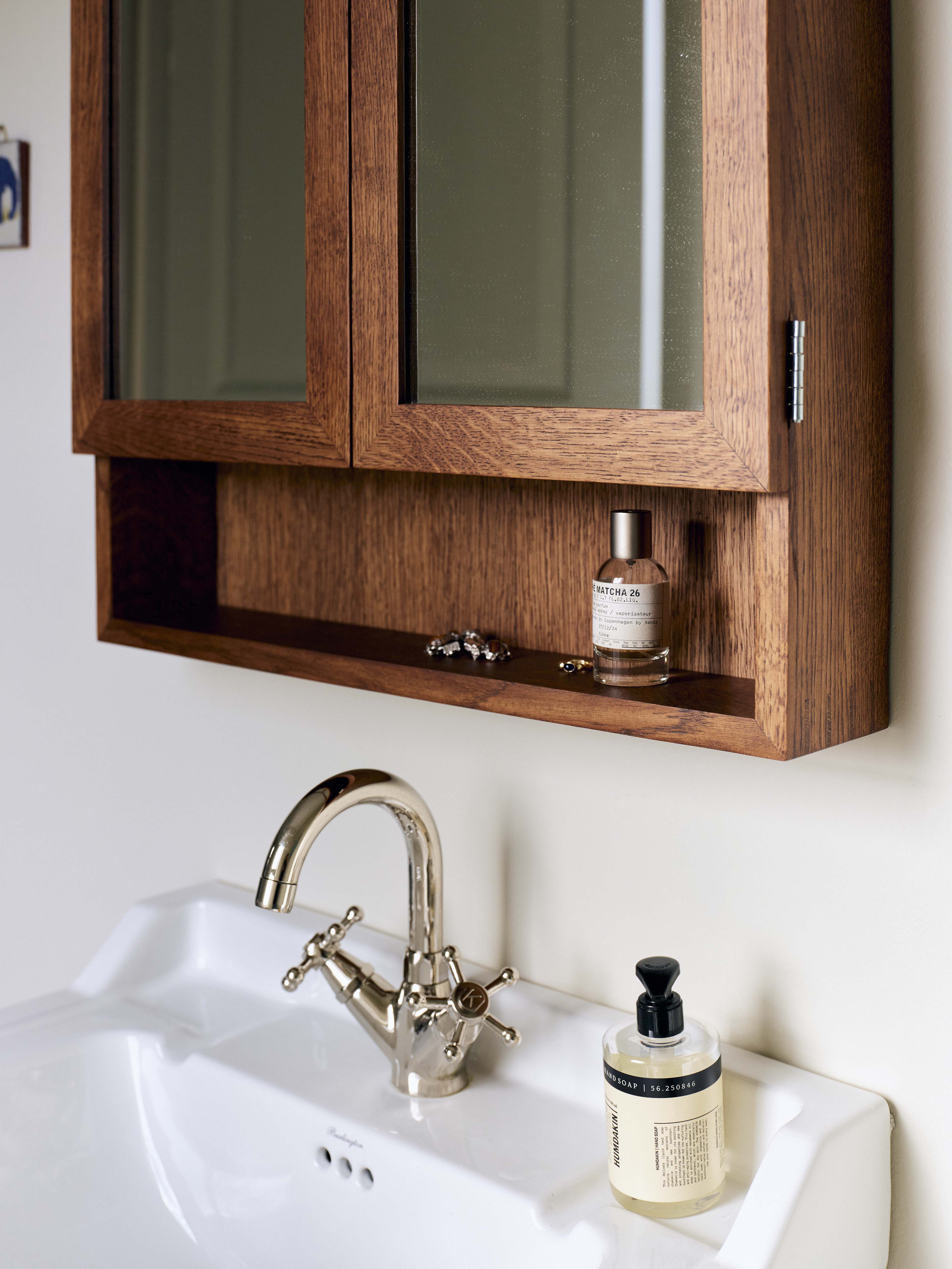Rahmt-Furniture_CABINET_MIRROR_DARK_OAK_LOW-RES_002.jpg