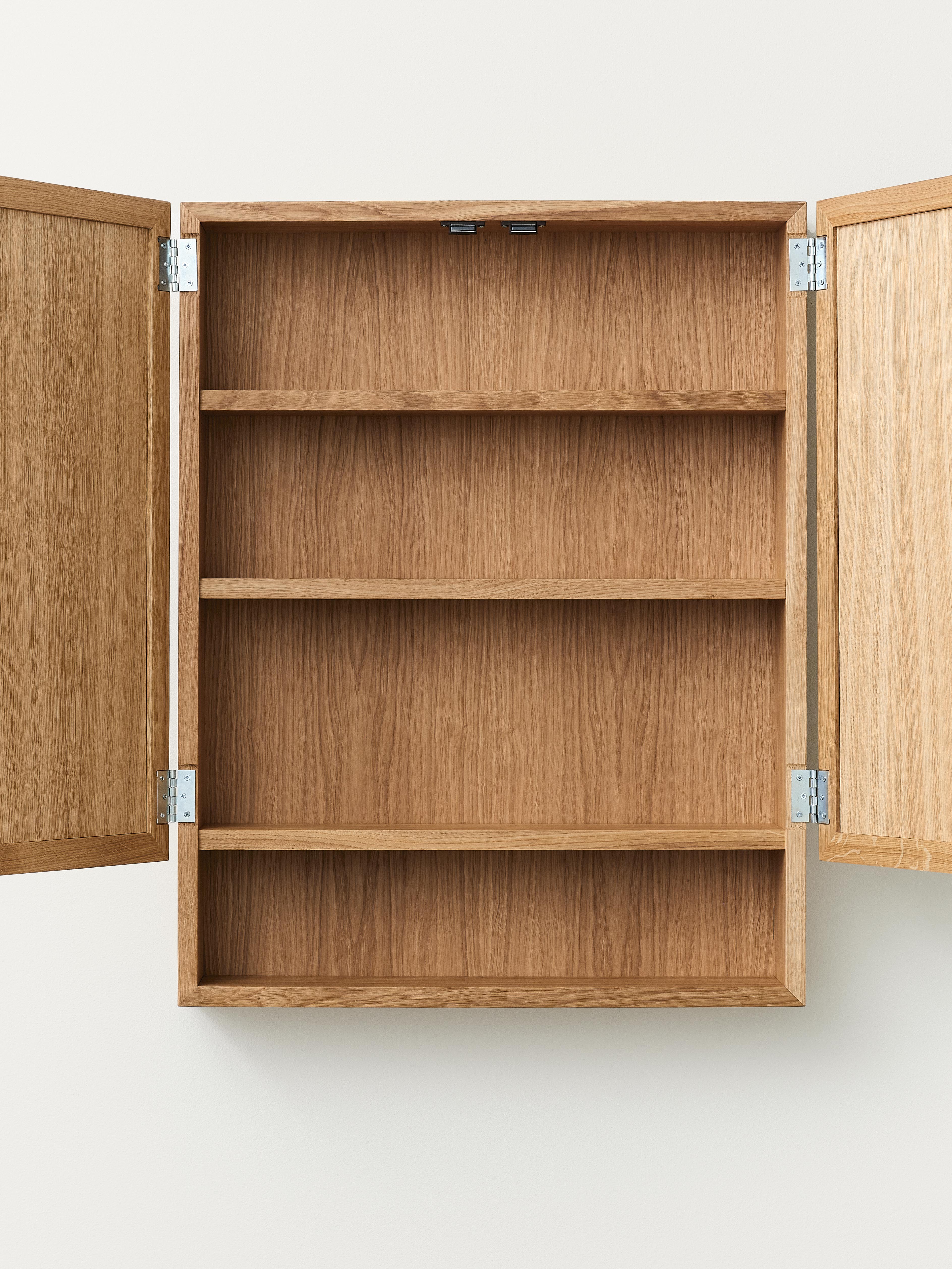 Rahmt-Furniture_CABINET_MIRROR_NATURAL_OAK_LOW-RES_004.jpg