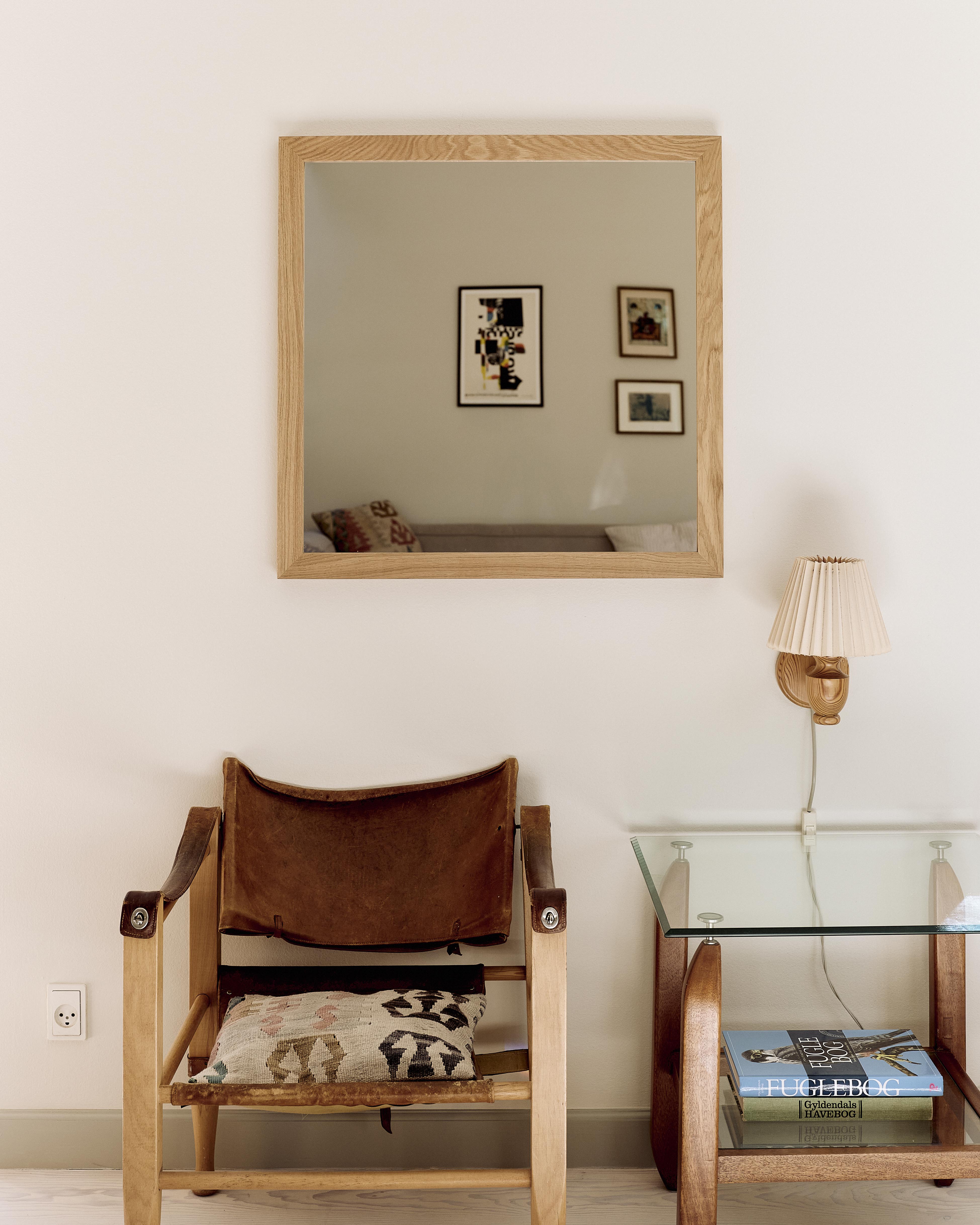 Rahmt-Furniture_SQUARE_MIRROR_NATURAL_OAK_LOW-RES_007_06ba5122-5c70-499e-879b-65746ffe924a.jpg
