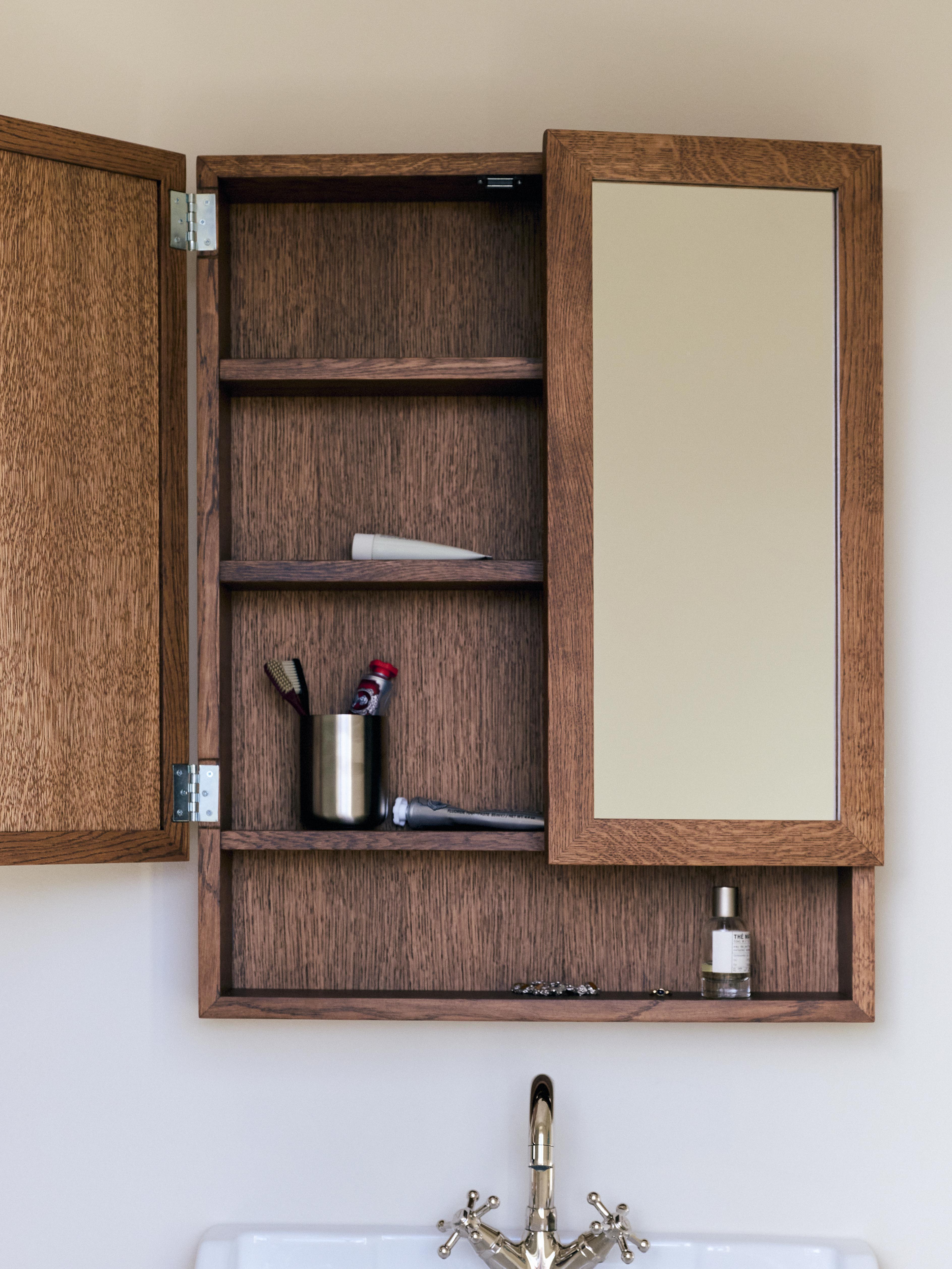 rahmt-furniture_cabinet_mirror_dark_oak_hi-res_011_v2.jpg